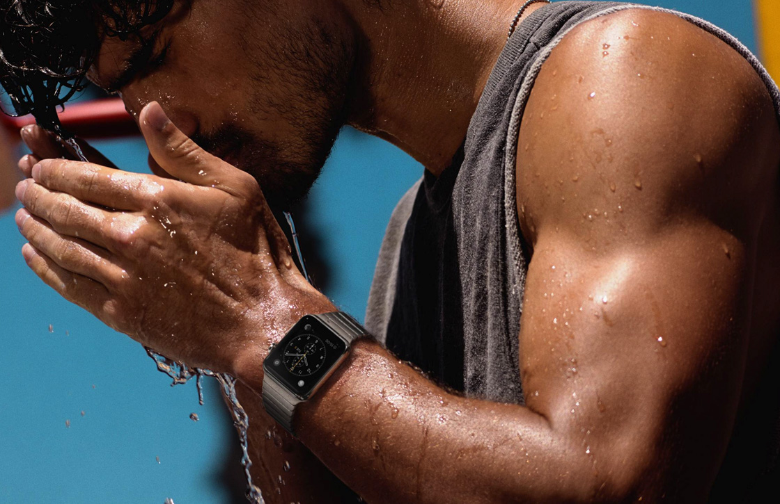 apple watch 4 in water