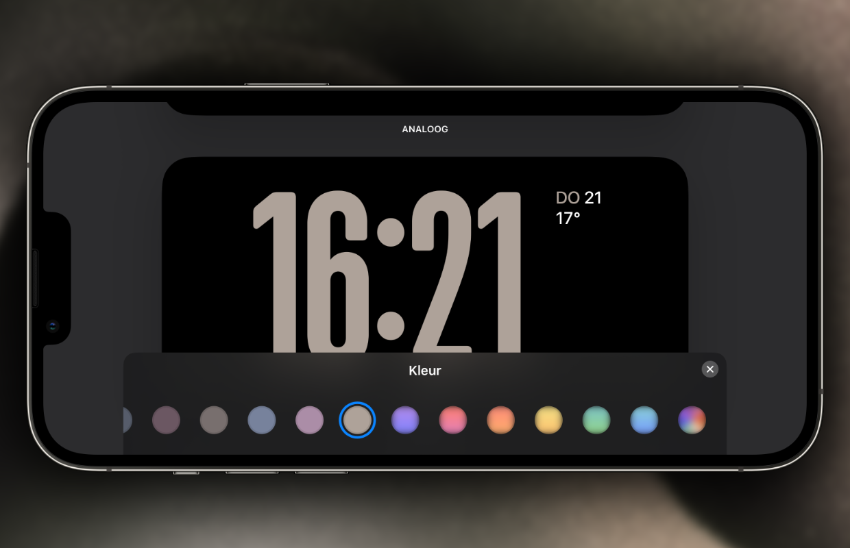 Tip: use a digital clock in Standby mode on your iPhone Tip: use a digital clock in Standby mode on your iPhone