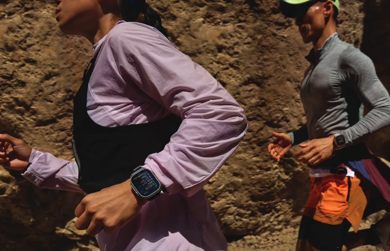 Apple Watch Ultra 2 Running