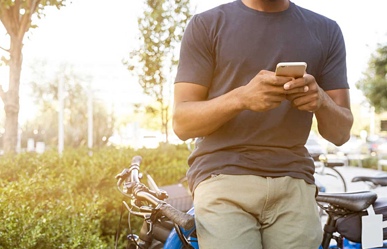 iPhone beschermen in de zomer: dat doe je met deze onmisbare accessoires (ADV)