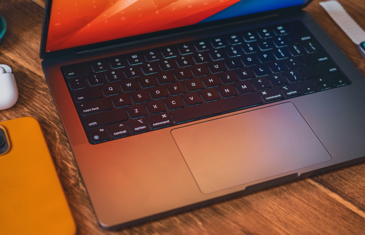 Thuis studeren als een pro: hoe je je kamer inricht als slimme Apple-werkplek