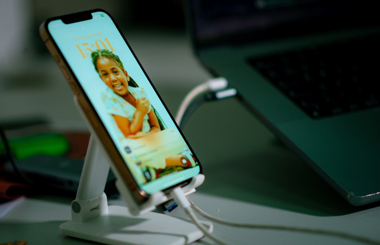 Snelladen op de iPhone: zoveel verschil maakt het uiteindelijk écht