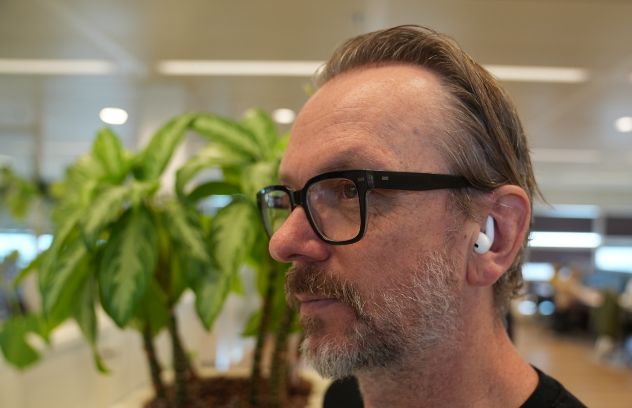 Dit is waarom je AirPods ondersteboven moet dragen (maar er is ook een nadeel)